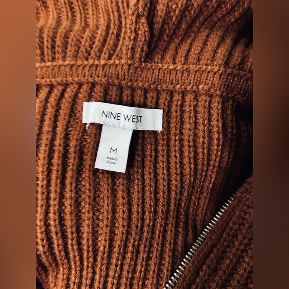 NINE WEST  Hooded Knit ~ Full Zip ~ Sweater.
MEDI/ Rusted chest brown! - Picture 4 of 15